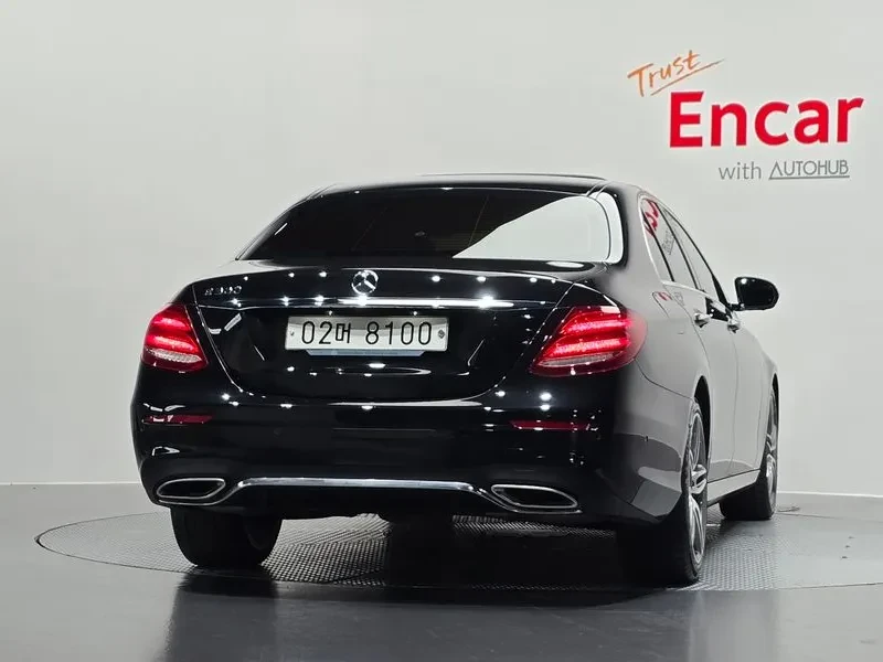 Mercedes-Benz E 300 Amg Line, снимка 3 - Автомобили и джипове - 55137250