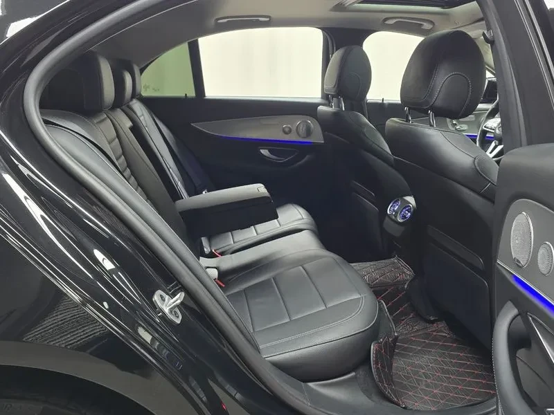 Mercedes-Benz E 300 Amg Line, снимка 10 - Автомобили и джипове - 55137250