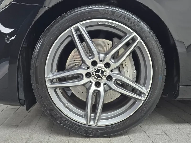 Mercedes-Benz E 300 Amg Line, снимка 4 - Автомобили и джипове - 55137250