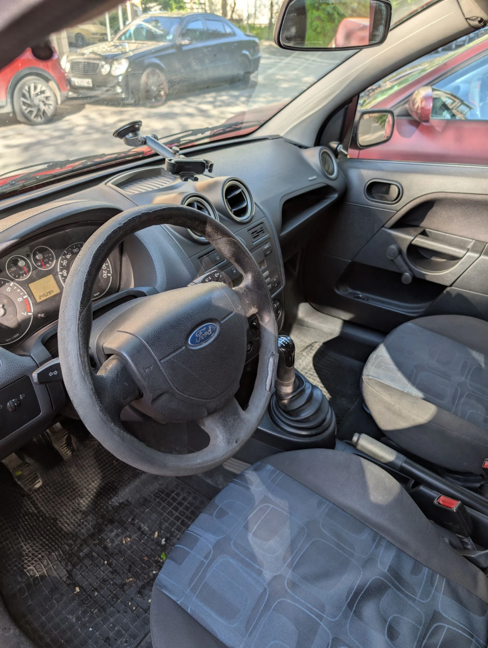 Ford Fiesta  - изображение 6