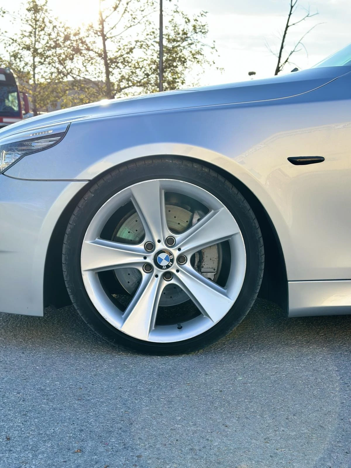BMW 550 i M5 Pack-NAV-M5Ген-FACE-ТОП V8 - изображение 5