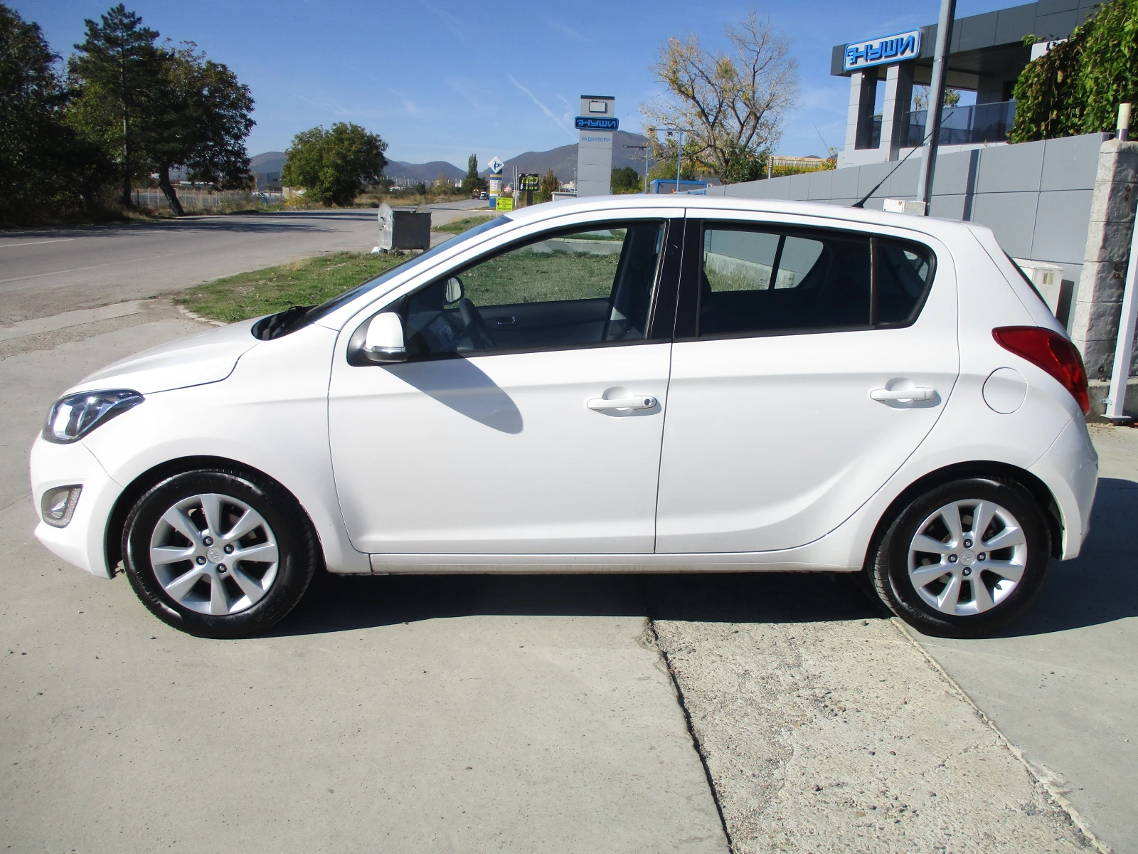 Hyundai I20 1.2/ГАЗ-БЕНЗИН/КАТО НОВА/ - изображение 7