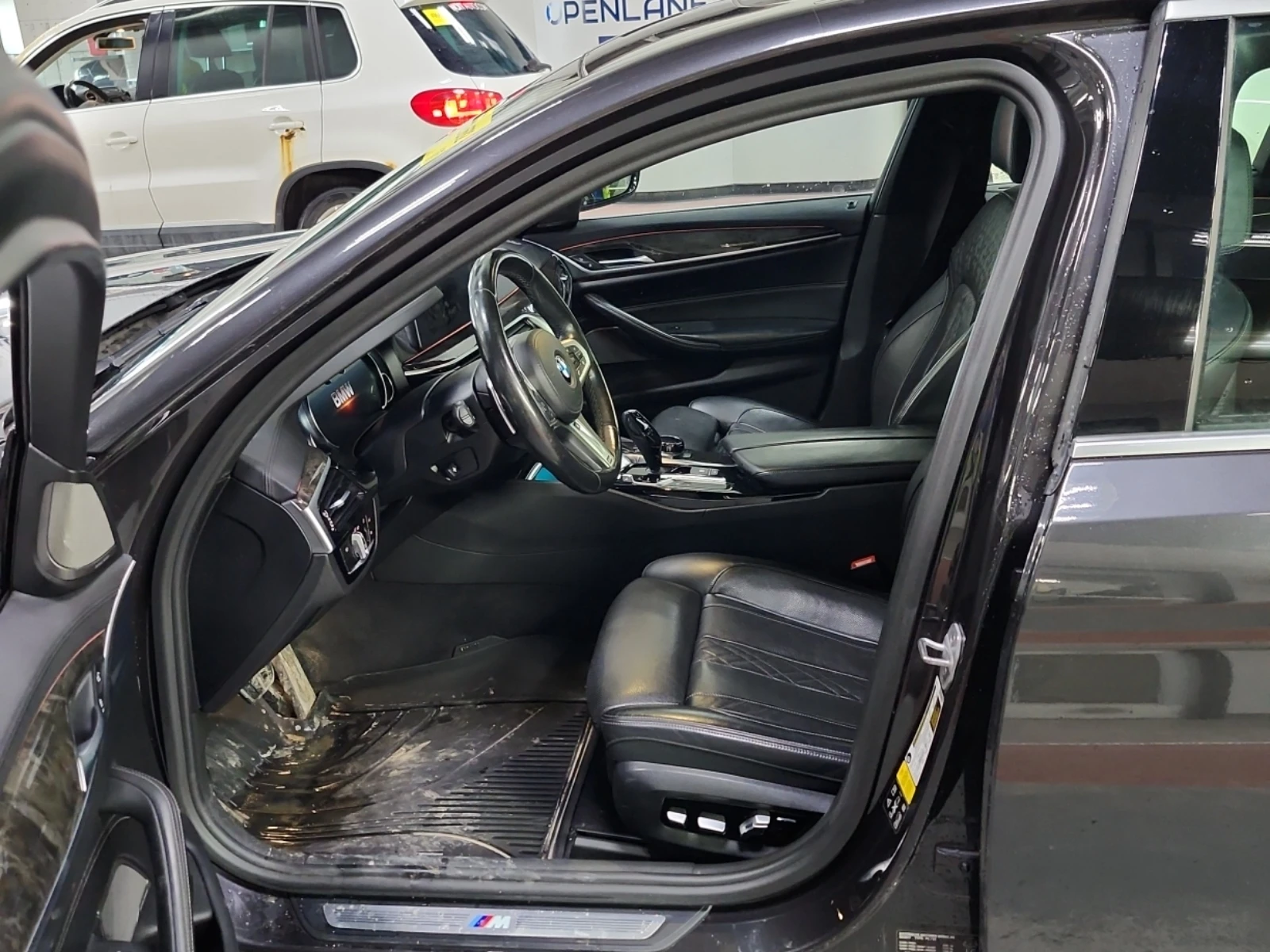 BMW 540 M-Pack* H&K* Масаж* Обдухване* Back cam* , снимка 6 - Автомобили и джипове - 53903232