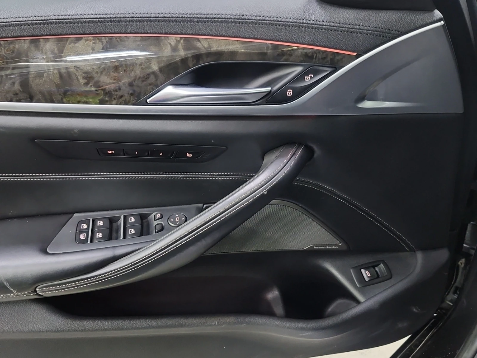 BMW 540 M-Pack* H&K* Масаж* Обдухване* Back cam* , снимка 10 - Автомобили и джипове - 53903232