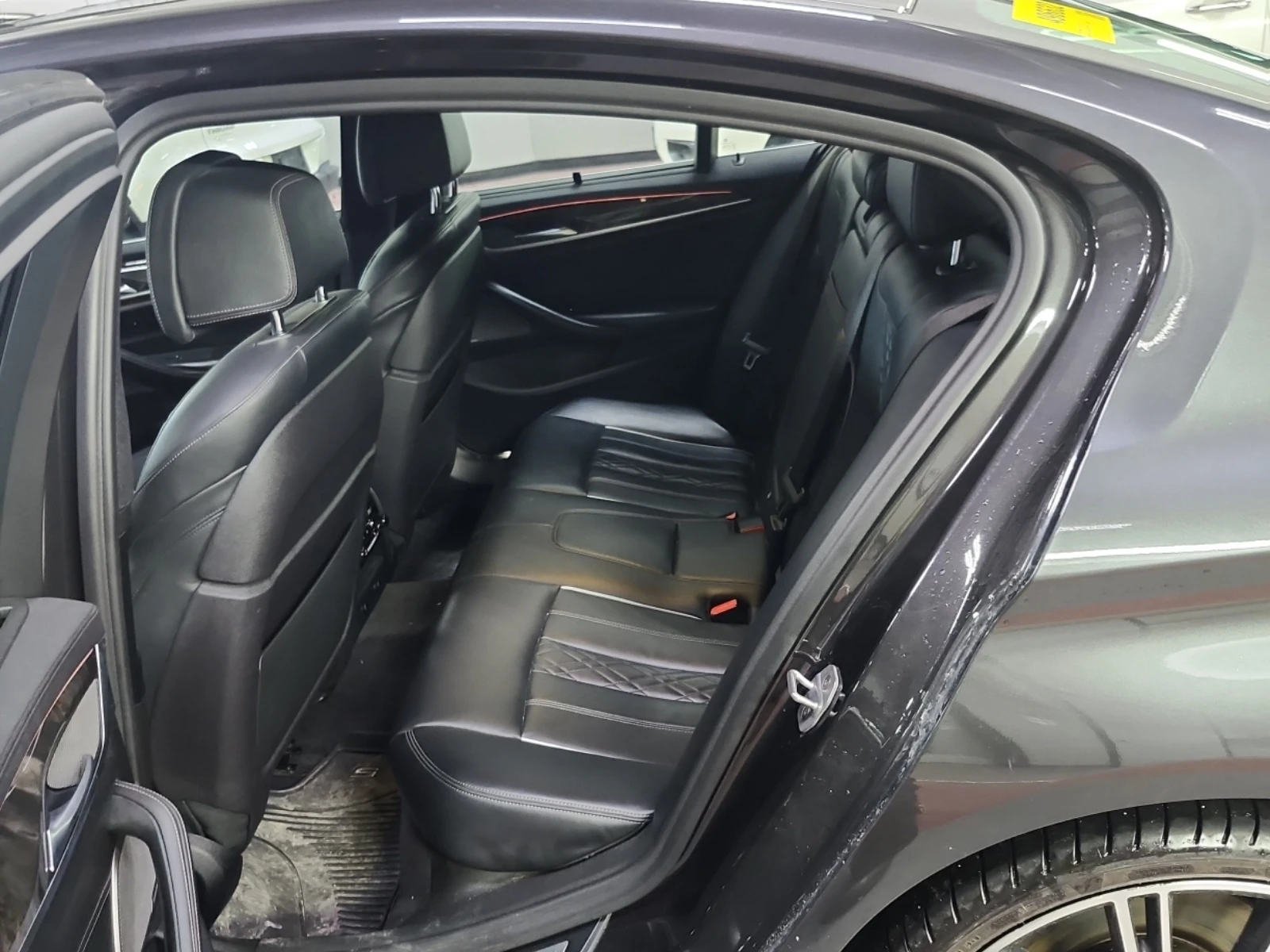 BMW 540 M-Pack* H&K* Масаж* Обдухване* Back cam* , снимка 9 - Автомобили и джипове - 53903232