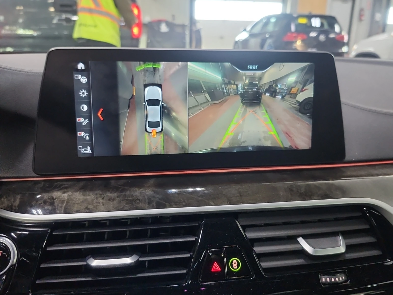 BMW 540 M-Pack* H&K* Масаж* Обдухване* Back cam* , снимка 12 - Автомобили и джипове - 53903232