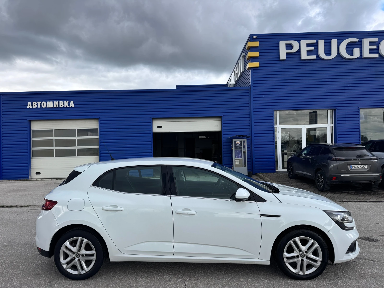 Renault Megane 1.5 dci 90kc, снимка 6 - Автомобили и джипове - 54079036
