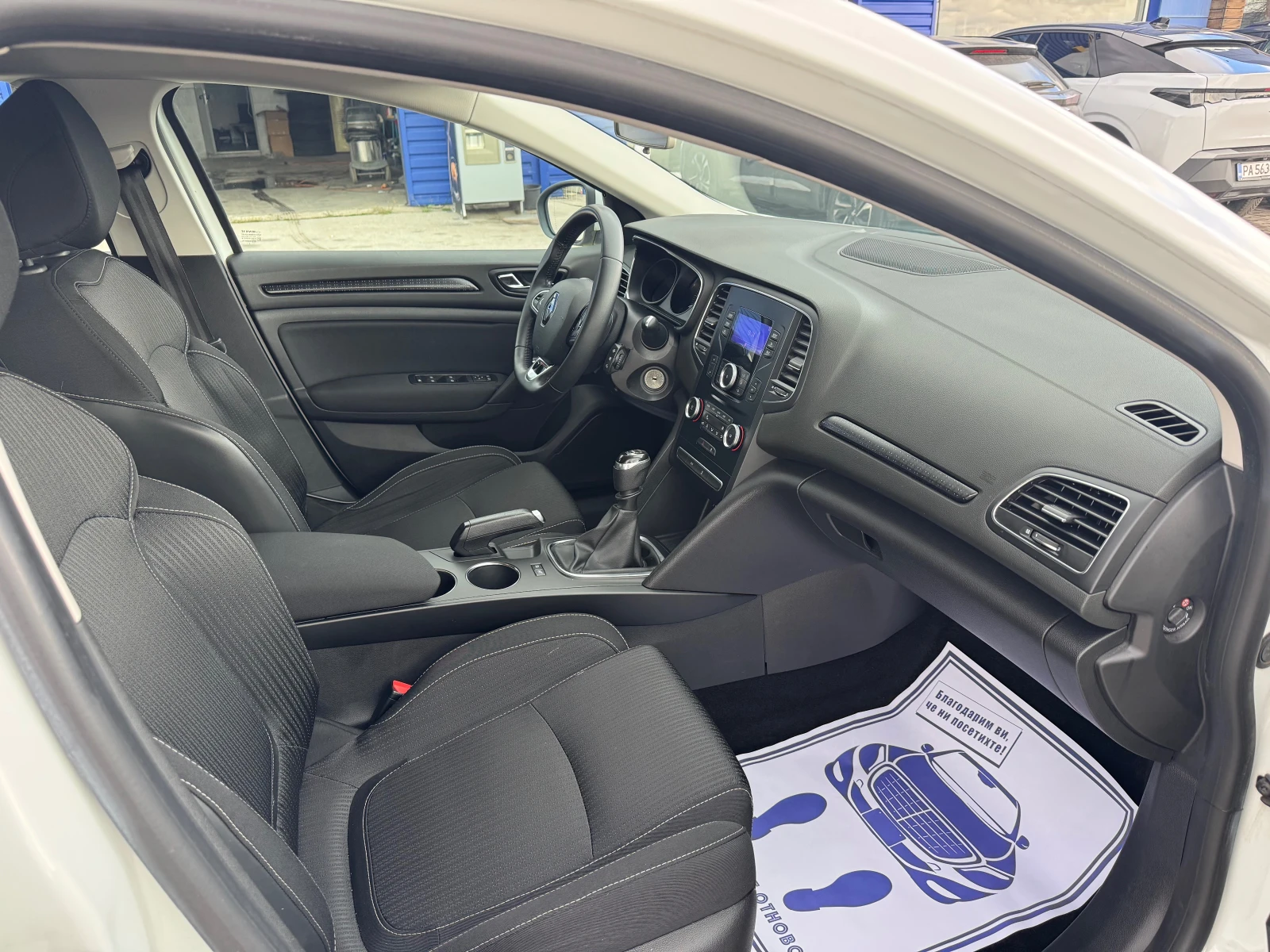 Renault Megane 1.5 dci 90kc, снимка 9 - Автомобили и джипове - 54079036