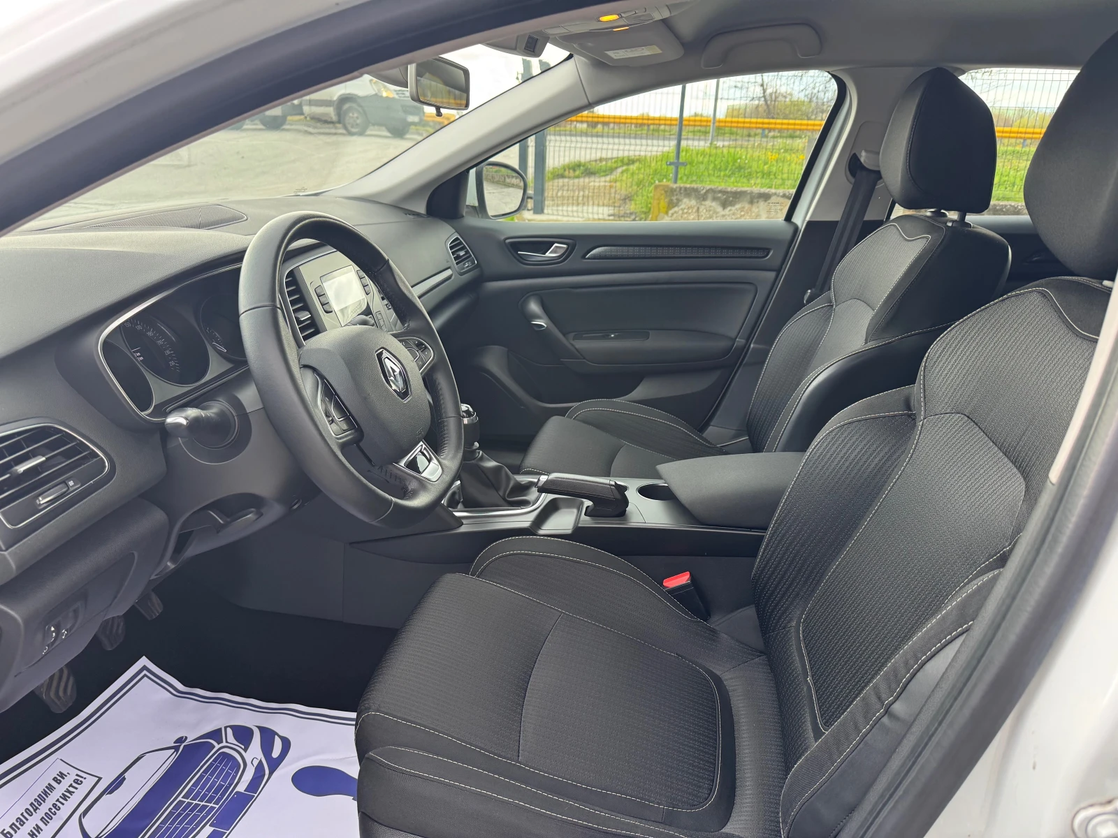 Renault Megane 1.5 dci 90kc, снимка 10 - Автомобили и джипове - 54079036