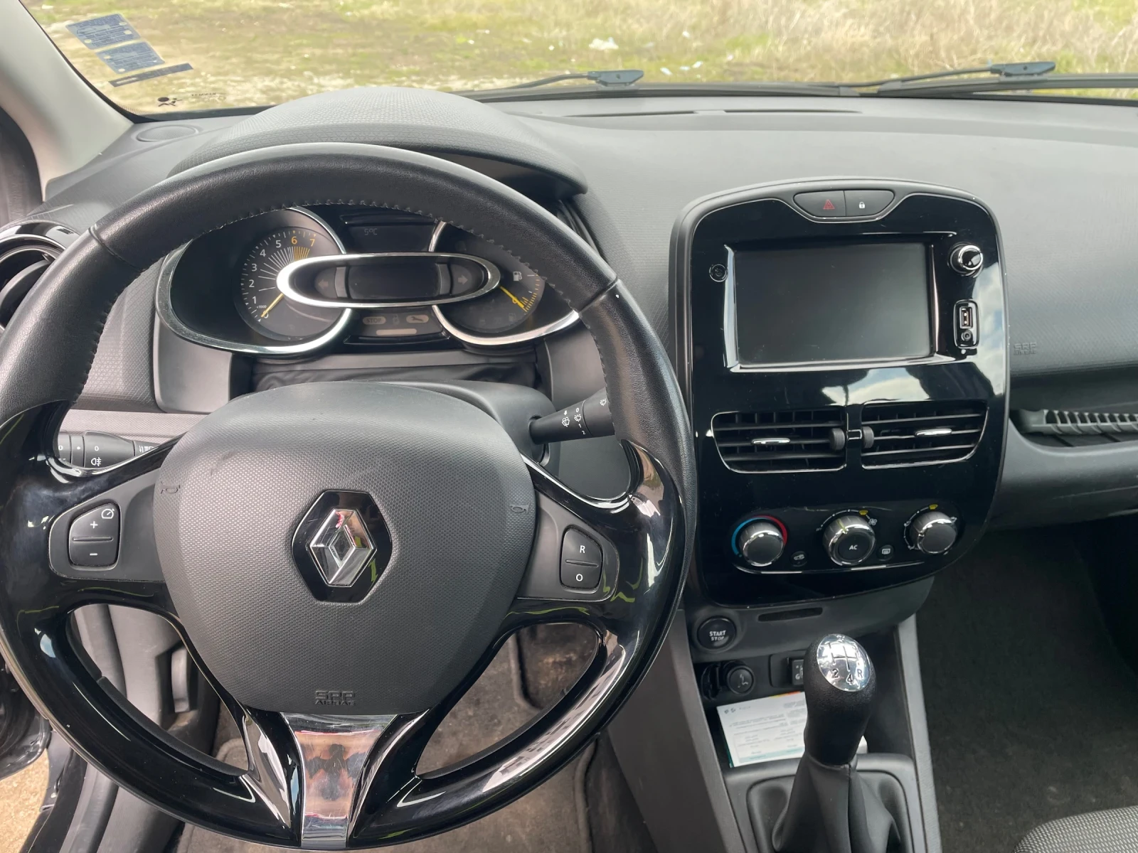 Renault Clio, снимка 6 - Автомобили и джипове - 54652631