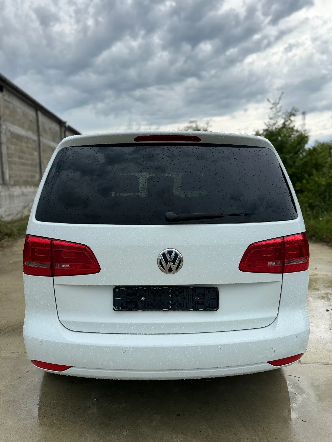 VW Touran 2.0 140 DSG , снимка 5 - Автомобили и джипове - 54791089