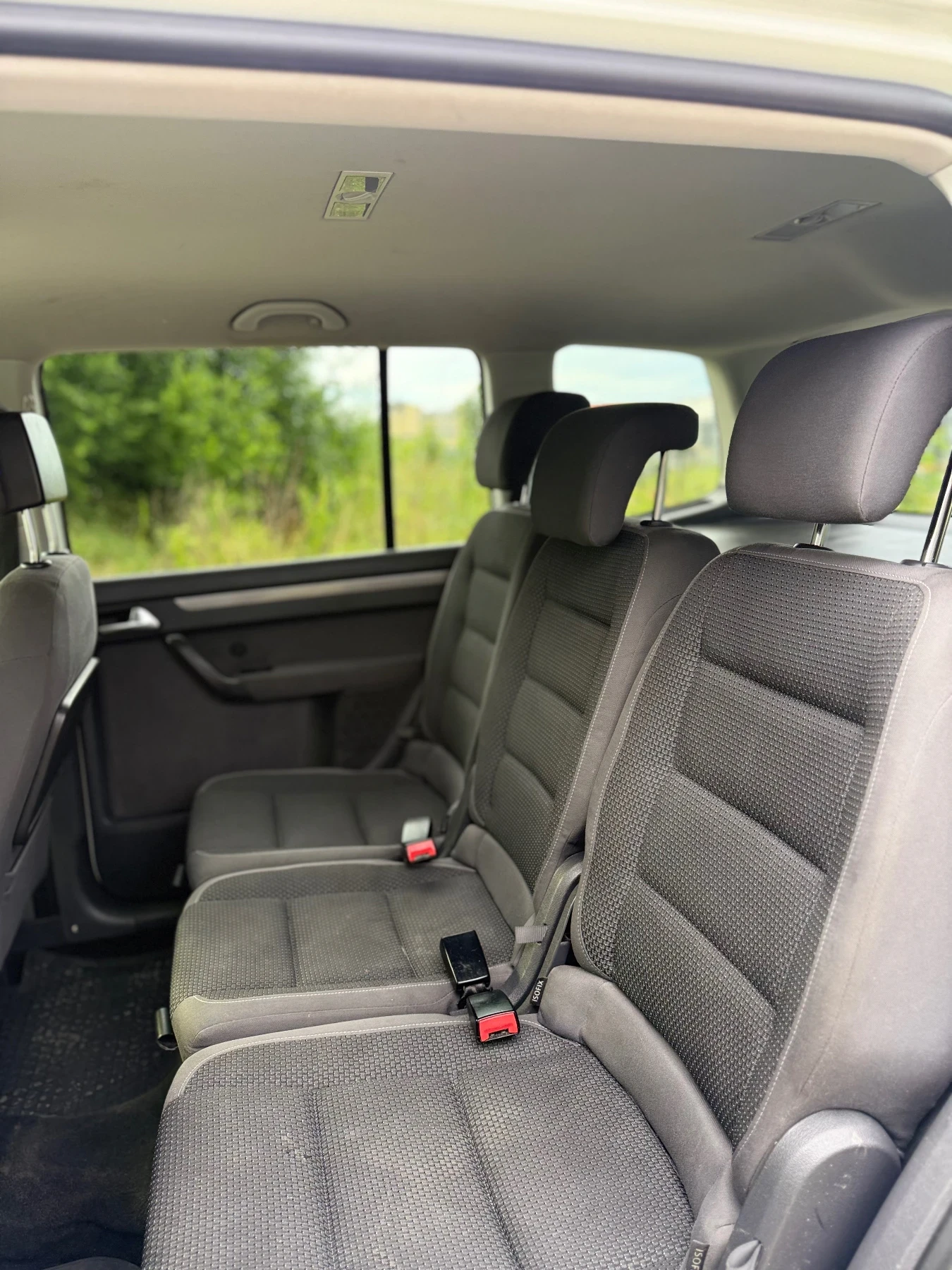 VW Touran 2.0 140 DSG , снимка 12 - Автомобили и джипове - 54791089