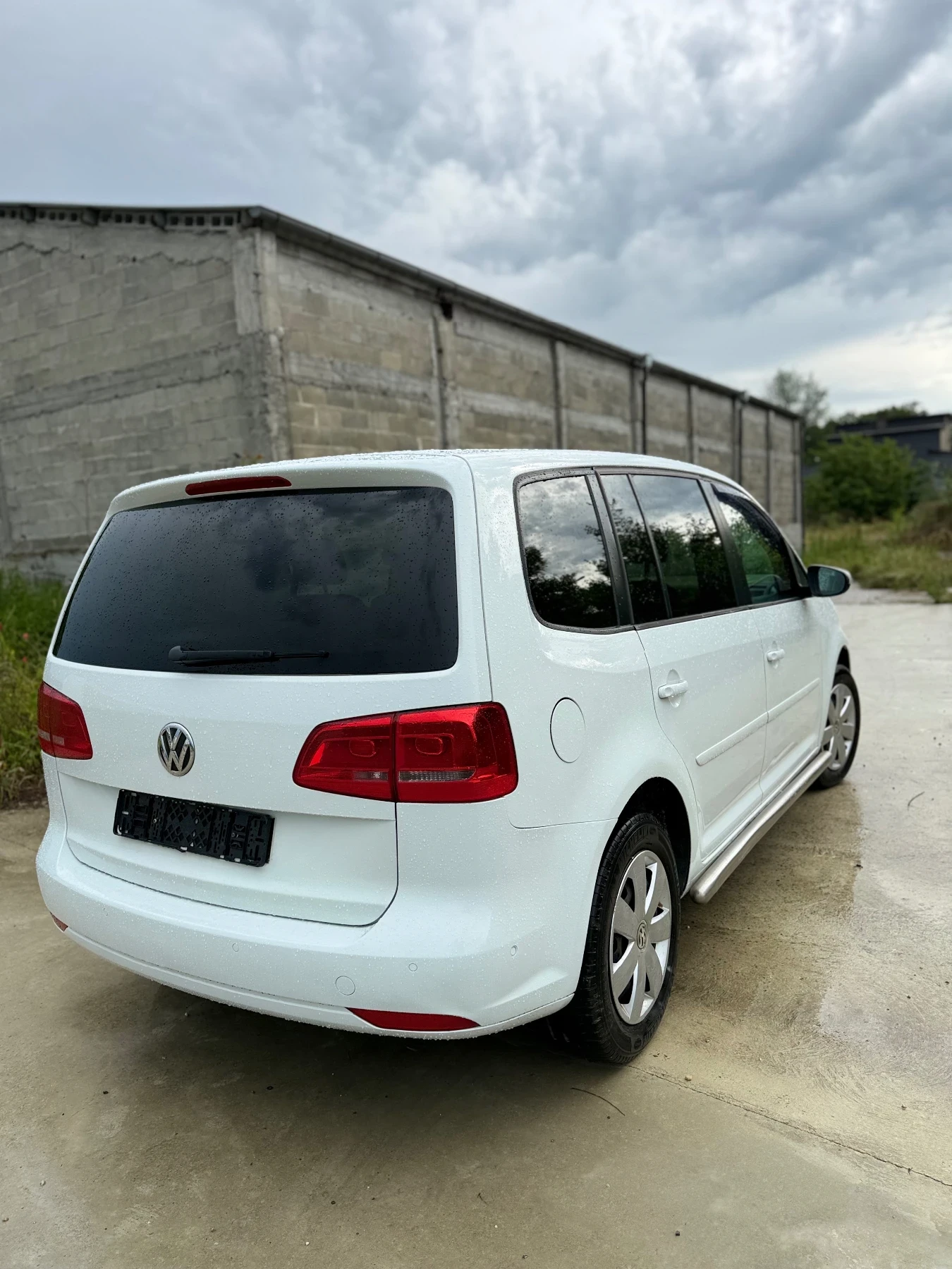 VW Touran 2.0 140 DSG , снимка 4 - Автомобили и джипове - 54791089