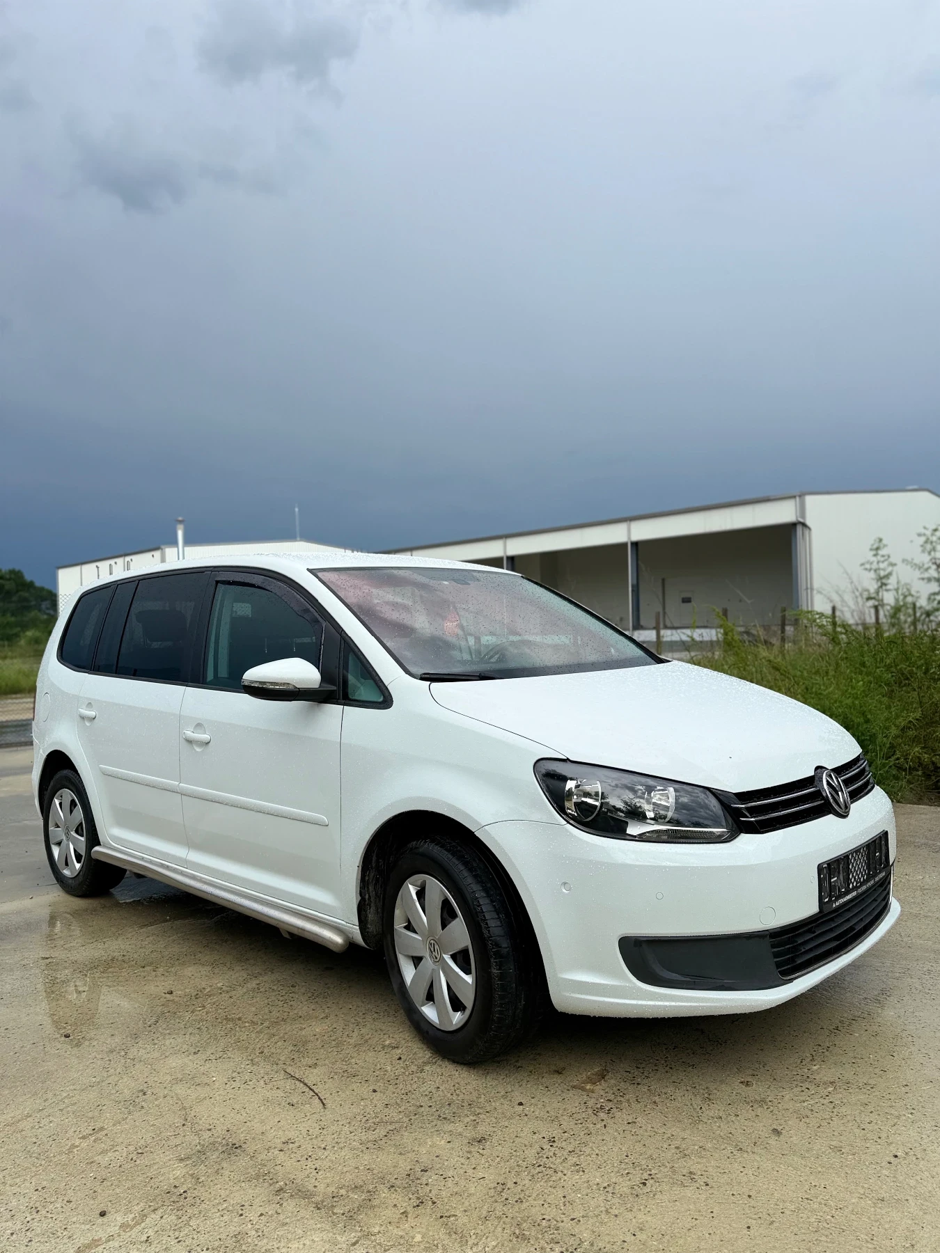VW Touran 2.0 140 DSG , снимка 3 - Автомобили и джипове - 54791089