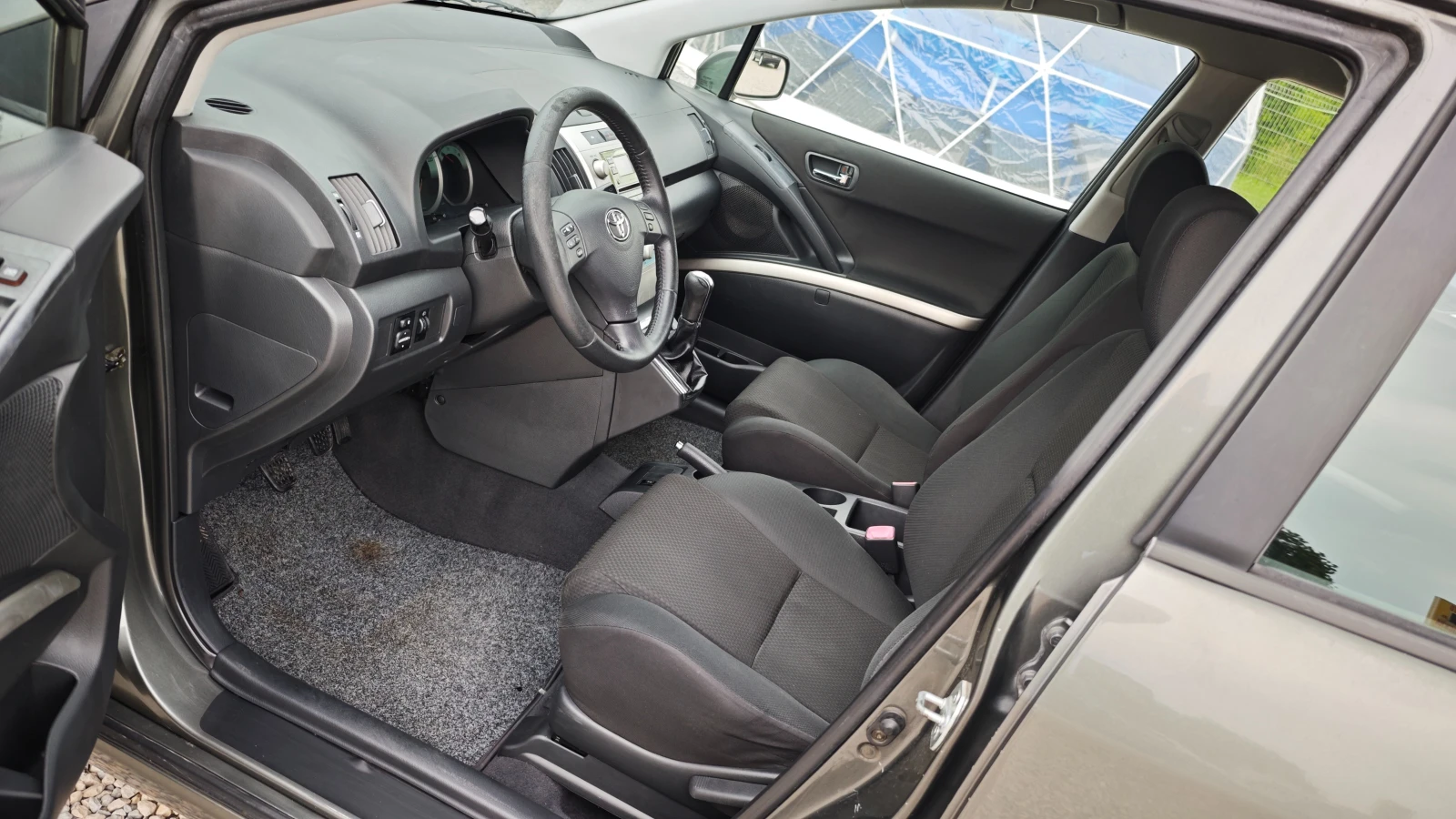 Toyota Corolla verso ВСИЧКО ПЛАТЕНО/НАПЪЛНО ОБСЛУЖЕН ПРЕДИ 8000км, снимка 14 - Автомобили и джипове - 54807704
