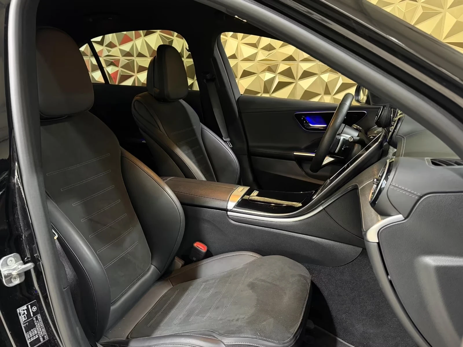 Mercedes-Benz C 300 Lim.| AMG-LINE| NIGHT-PAKET| PREMIUM| 1.HAND, снимка 10 - Автомобили и джипове - 55275036