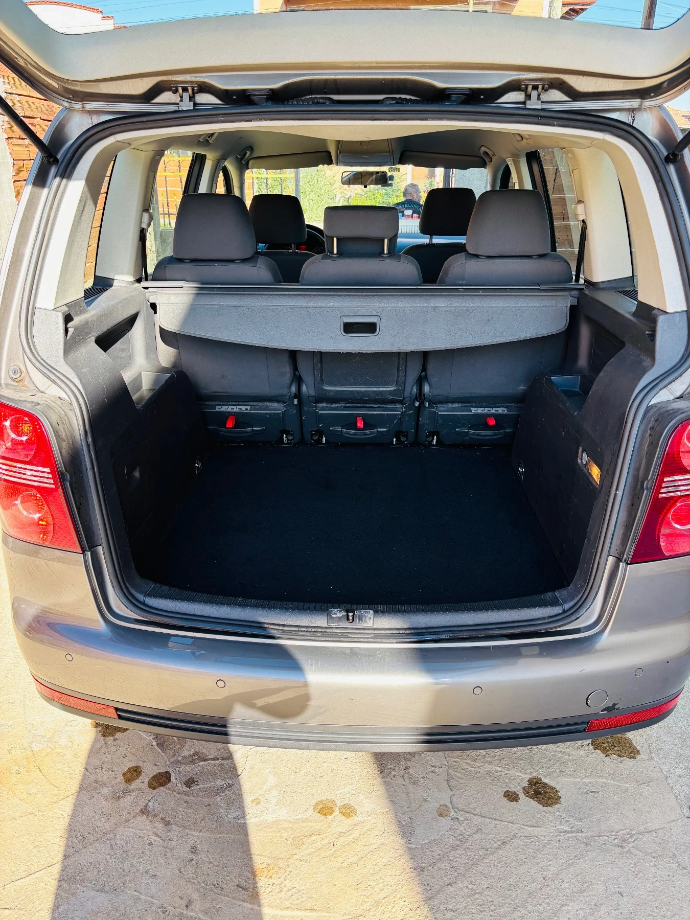 VW Touran 1.9 Disel, снимка 8 - Автомобили и джипове - 55478921