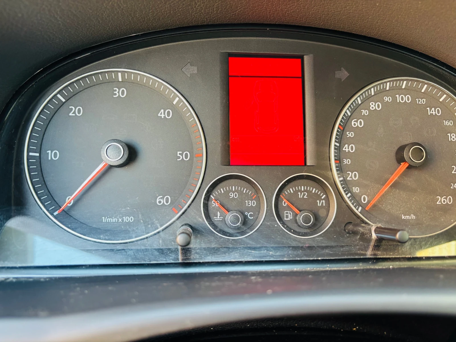 VW Touran 1.9 Disel, снимка 11 - Автомобили и джипове - 55478921