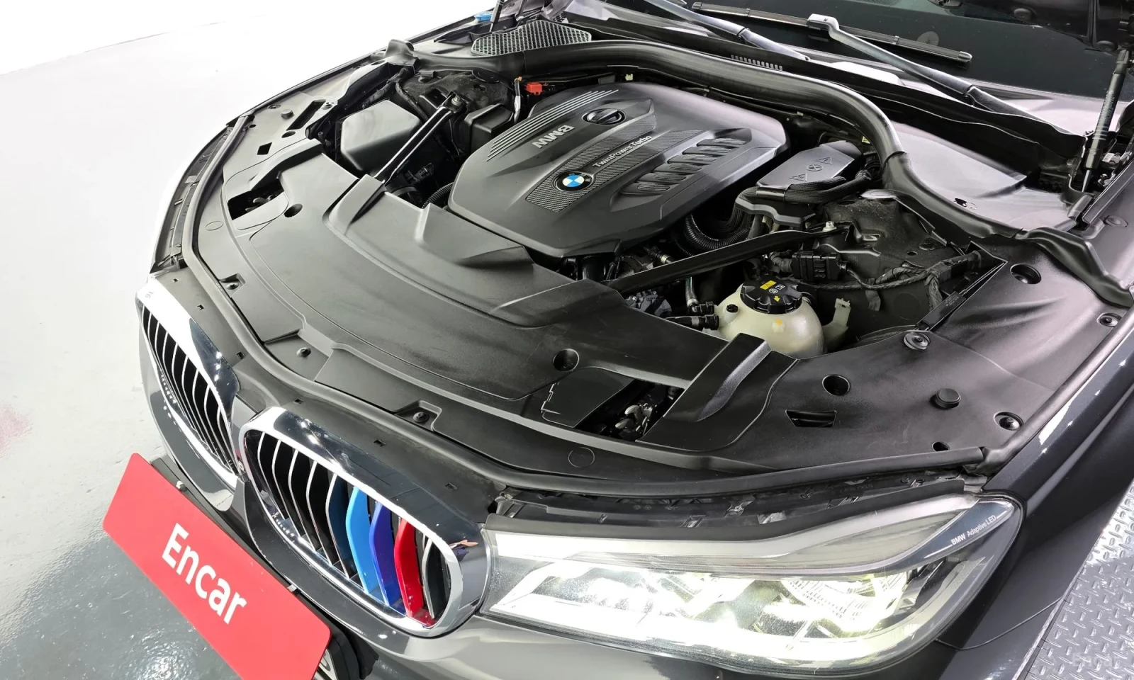 BMW 740 M PACK\Head up\Realni kilometri, снимка 6 - Автомобили и джипове - 55571682
