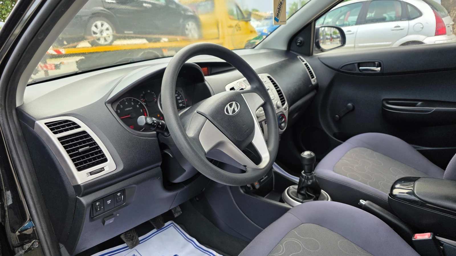 Hyundai I20 1.3i/80hp/АГУ, снимка 8 - Автомобили и джипове - 55579663