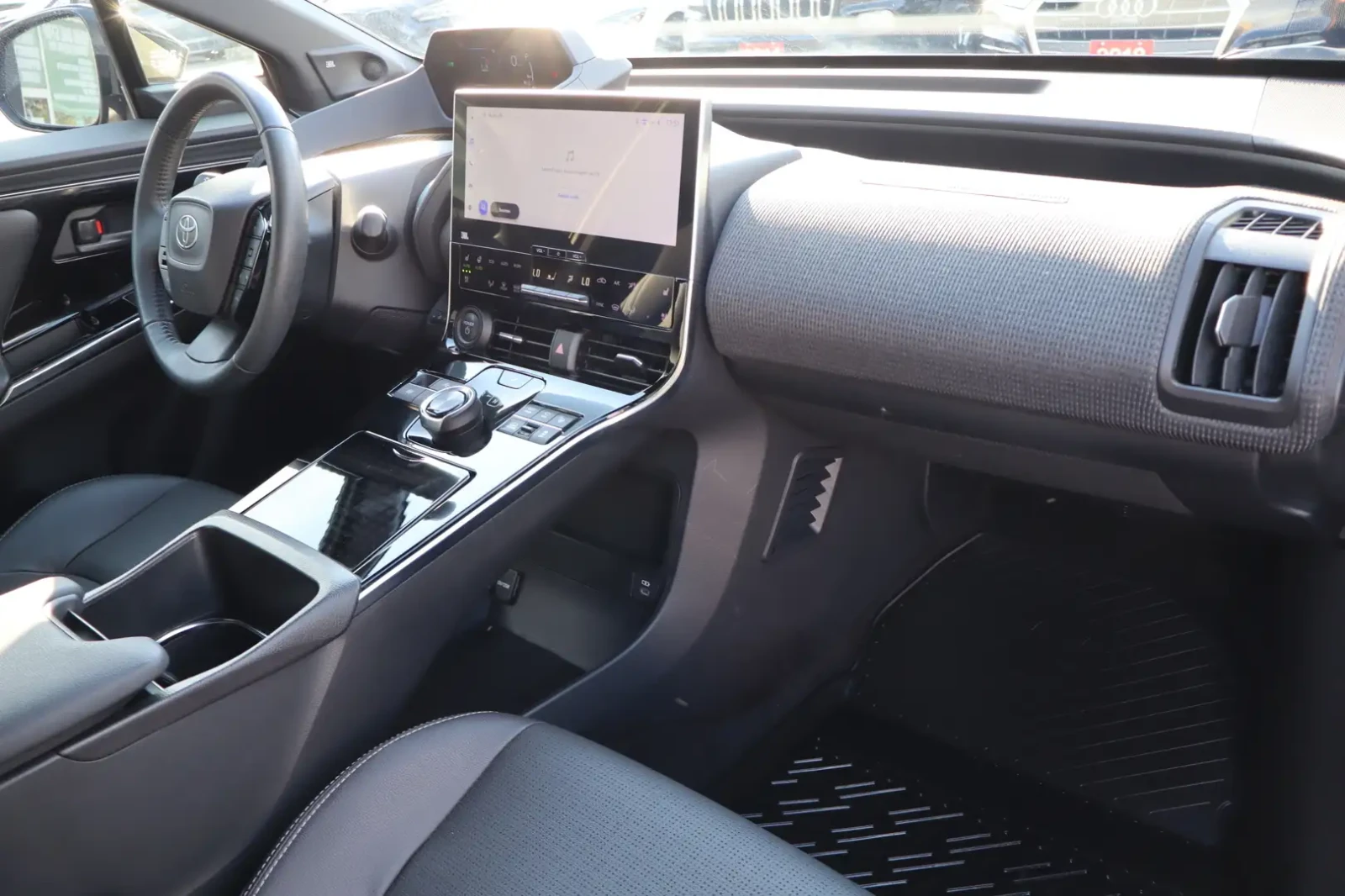 Toyota bZ4X XLE AWD TECHNOLOGY | 360  | JBL | PANORAMA, снимка 12 - Автомобили и джипове - 55845904