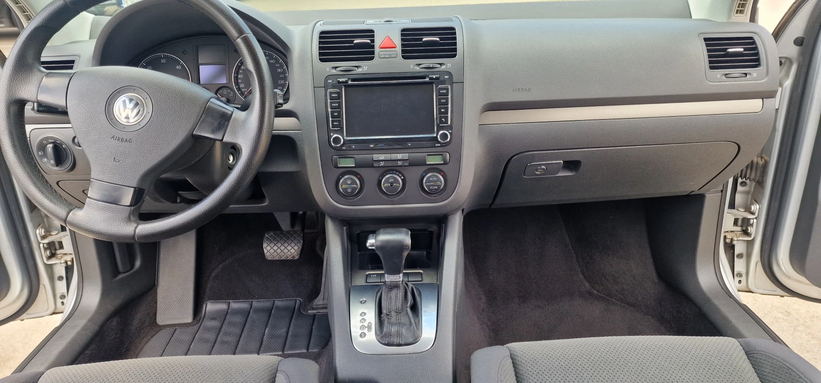 VW Golf 1.9TDI, 105 p.s. 2006 реални 215500км - ОБСЛУЖЕН, снимка 7 - Автомобили и джипове - 56033677