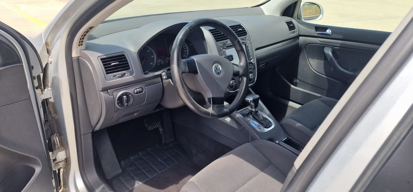 VW Golf 1.9TDI, 105 p.s. 2006 реални 215500км - ОБСЛУЖЕН, снимка 6 - Автомобили и джипове - 56033677