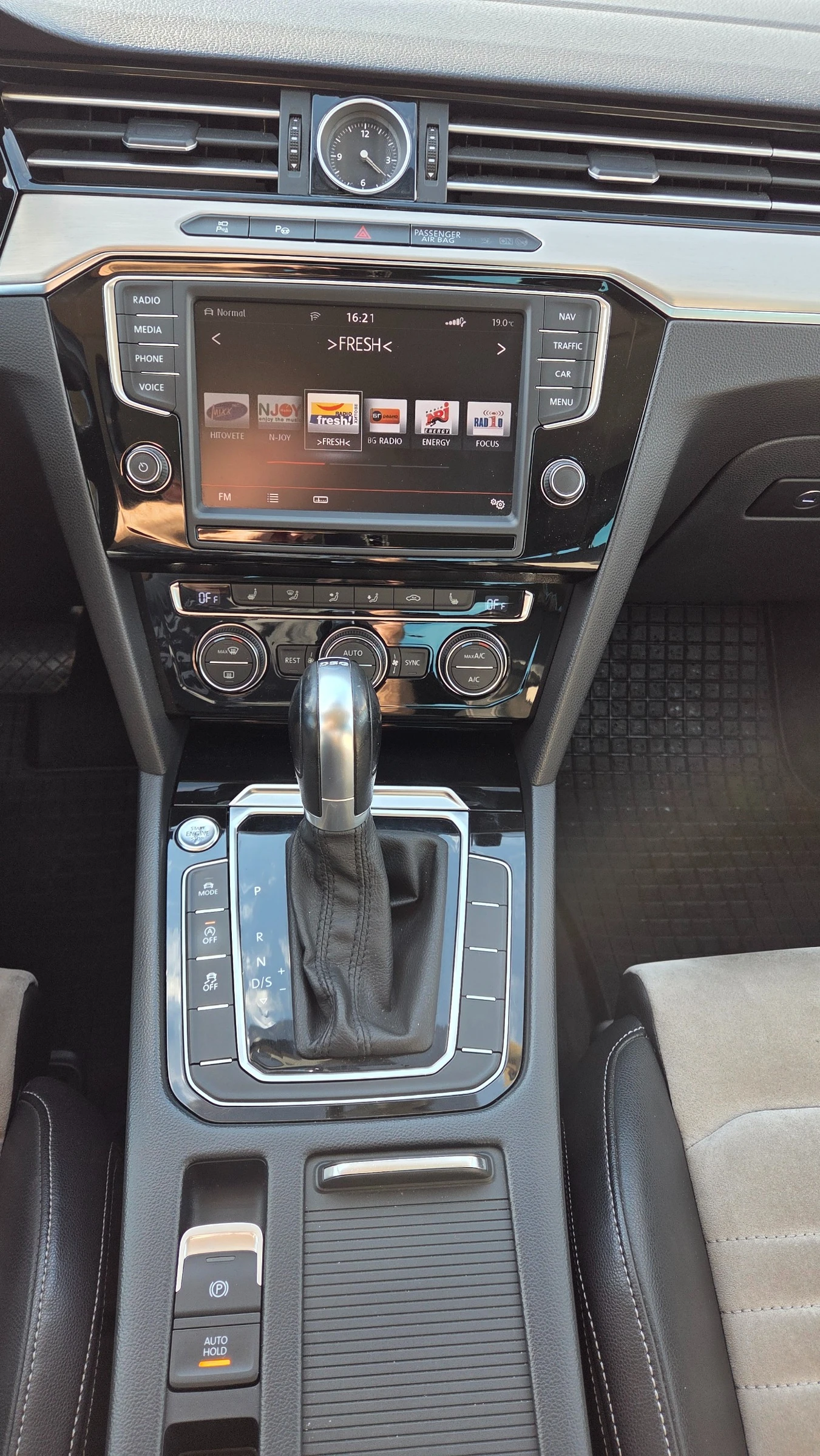 VW Passat B8 TDI 190кс, Highline, снимка 13 - Автомобили и джипове - 56156364