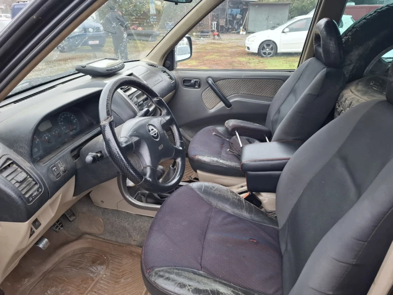 Nissan Terrano 2.7, снимка 9 - Автомобили и джипове - 47952979