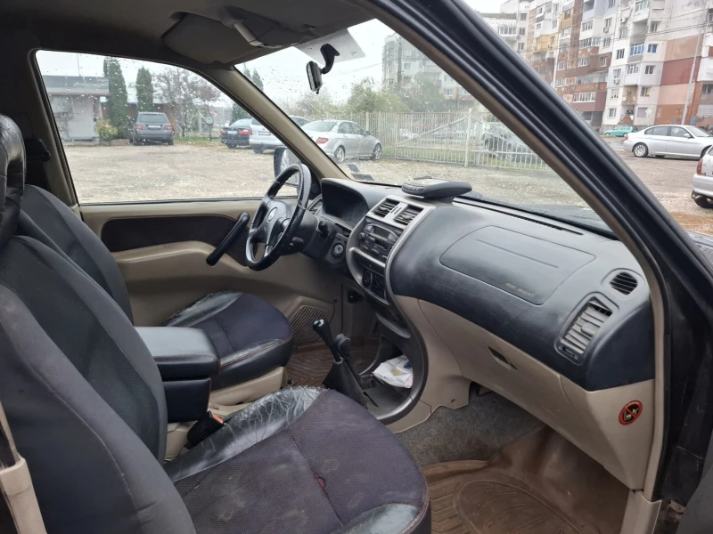 Nissan Terrano 2.7, снимка 11 - Автомобили и джипове - 47952979