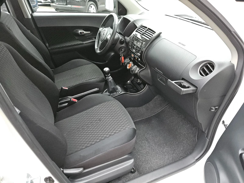 Toyota Urban Cruiser 1.4D4D/155000км/90к.с./6ск/4х4/EURO 5/ТОП, снимка 15 - Автомобили и джипове - 52693652