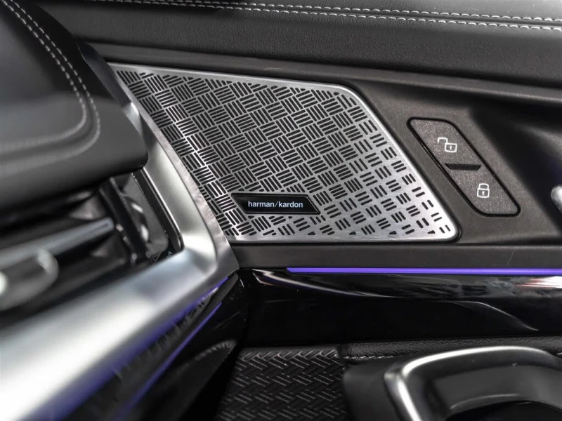 BMW X1 ALPINE WHITE* H/K* HUD* AMBIENT* DISTRONIC* PANO* , снимка 13 - Автомобили и джипове - 52836193