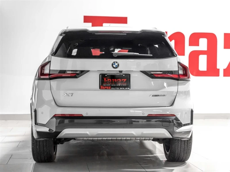 BMW X1 ALPINE WHITE* H/K* HUD* AMBIENT* DISTRONIC* PANO* , снимка 3 - Автомобили и джипове - 52836193