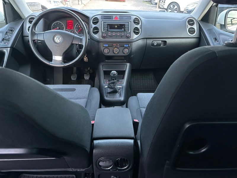 VW Tiguan 1.4 TSI-150k.s.4x4, снимка 13 - Автомобили и джипове - 52839889