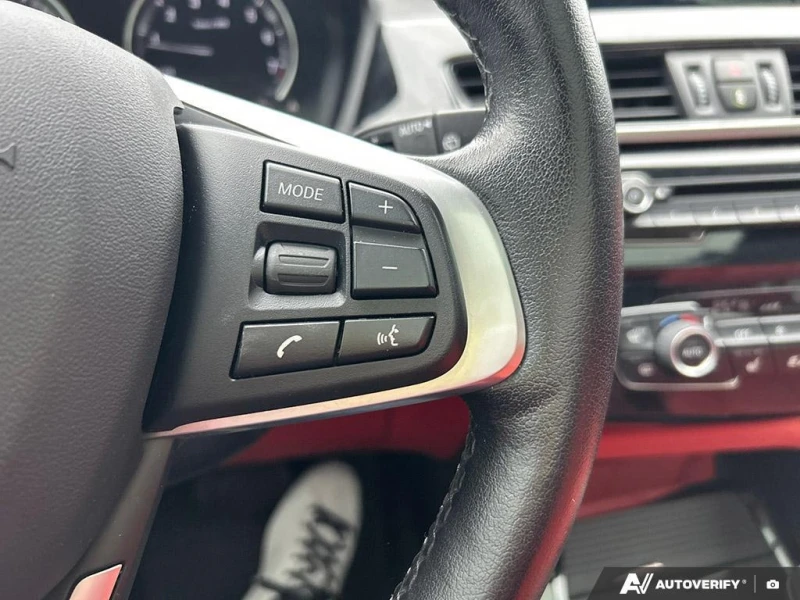 BMW X2 * XDRIVE28I / LEATHER / PANO ROOF / NAV / AWD * CA, снимка 14 - Автомобили и джипове - 53001056