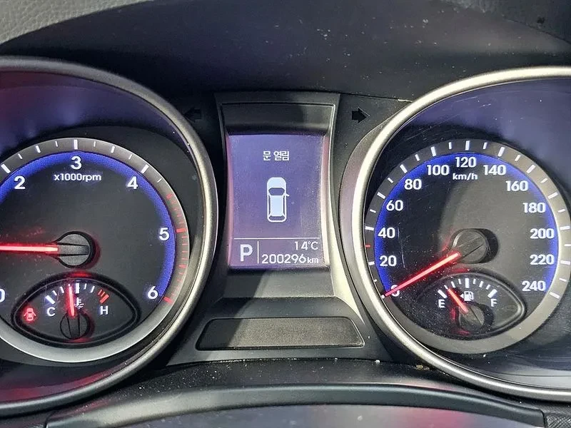 Hyundai Santa fe 2.0, снимка 7 - Автомобили и джипове - 54871913