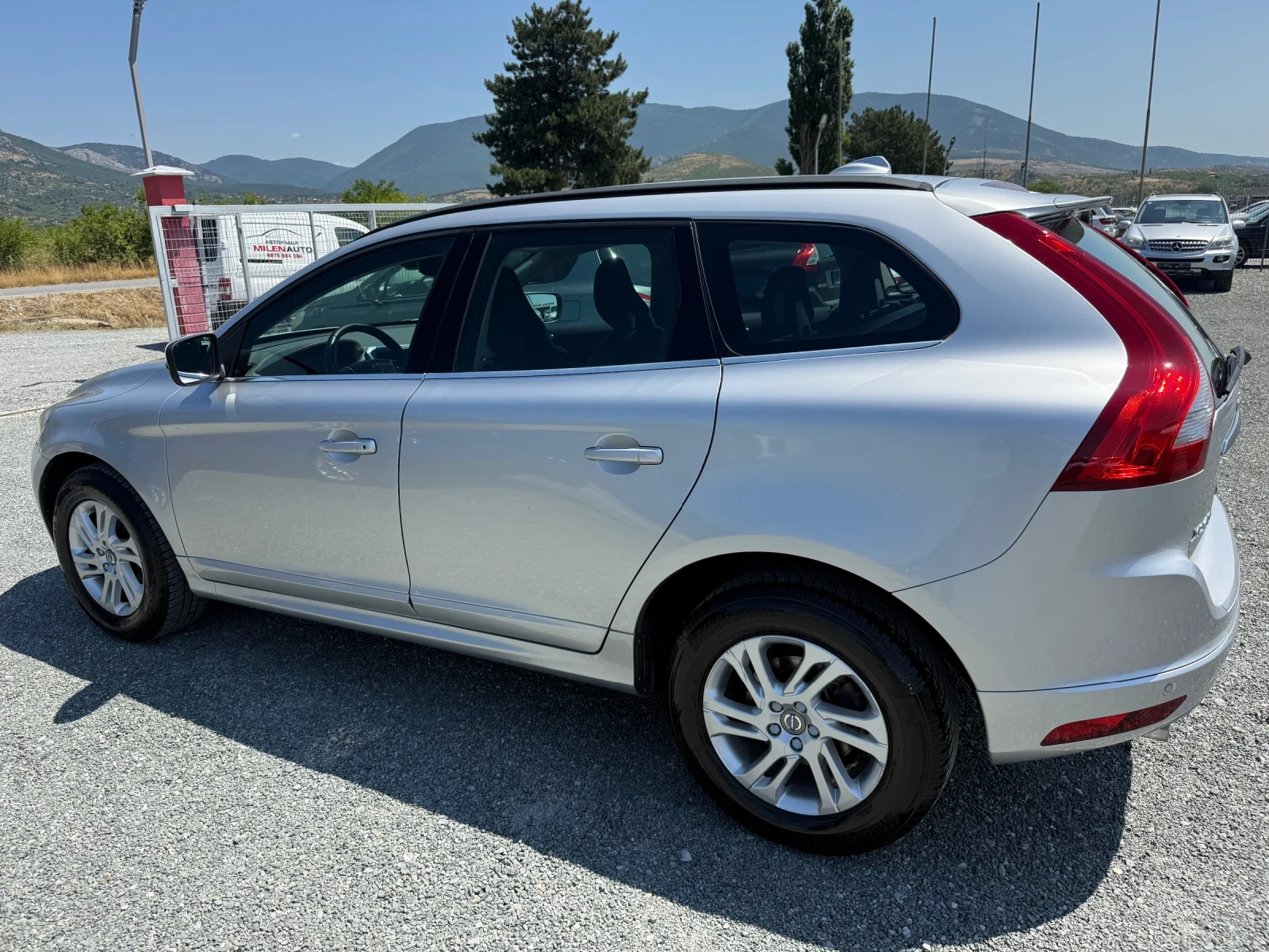 Volvo XC60 (KATO НОВА) - изображение 9