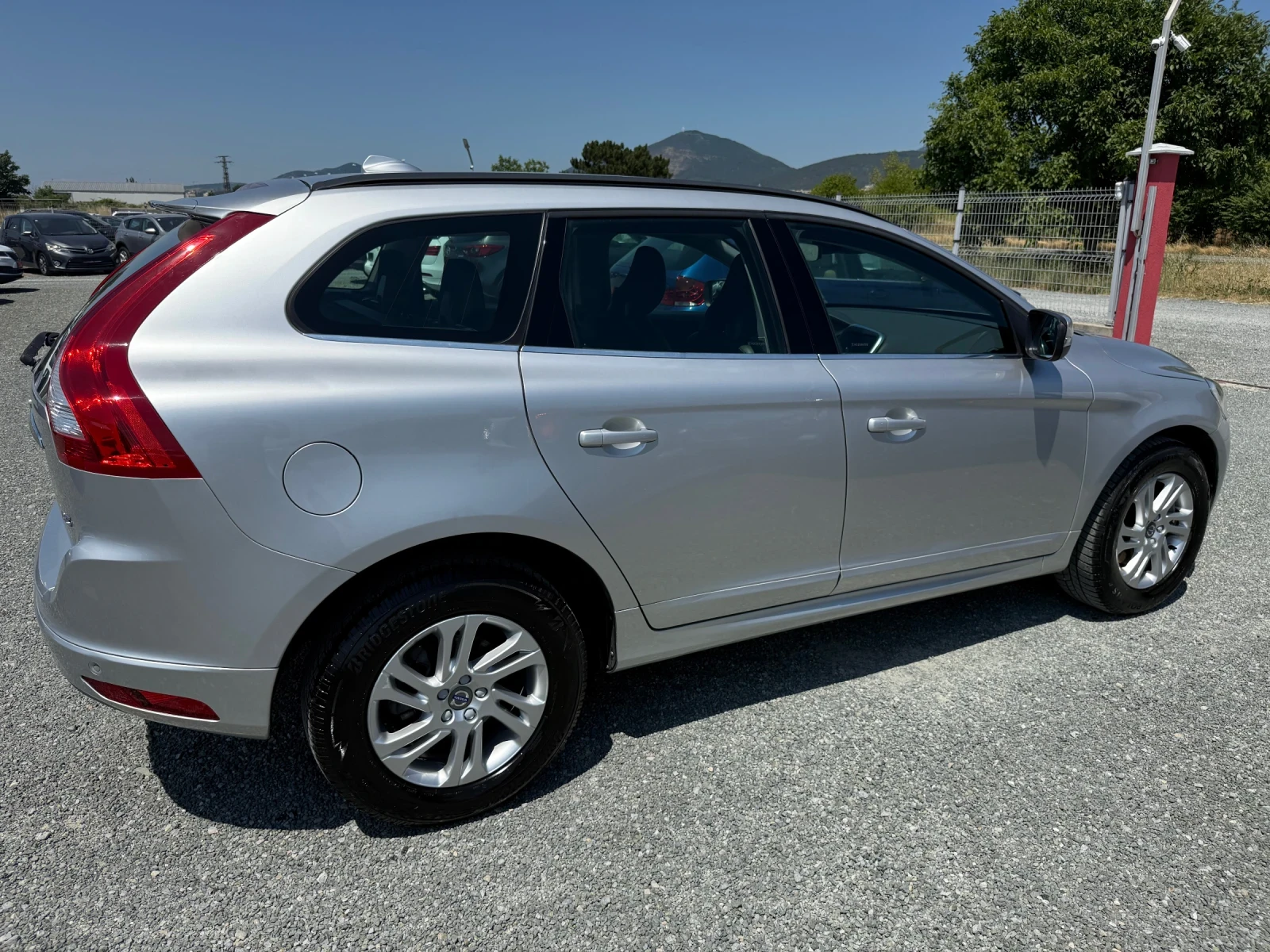 Volvo XC60 (KATO НОВА) - изображение 5