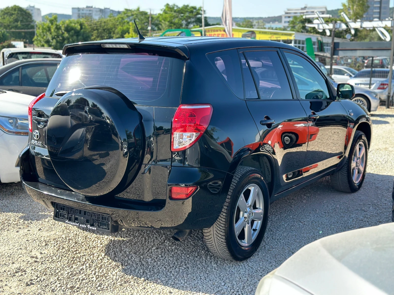 Toyota Rav4 2.2d4-d, 136к.с., 4х4 - изображение 4