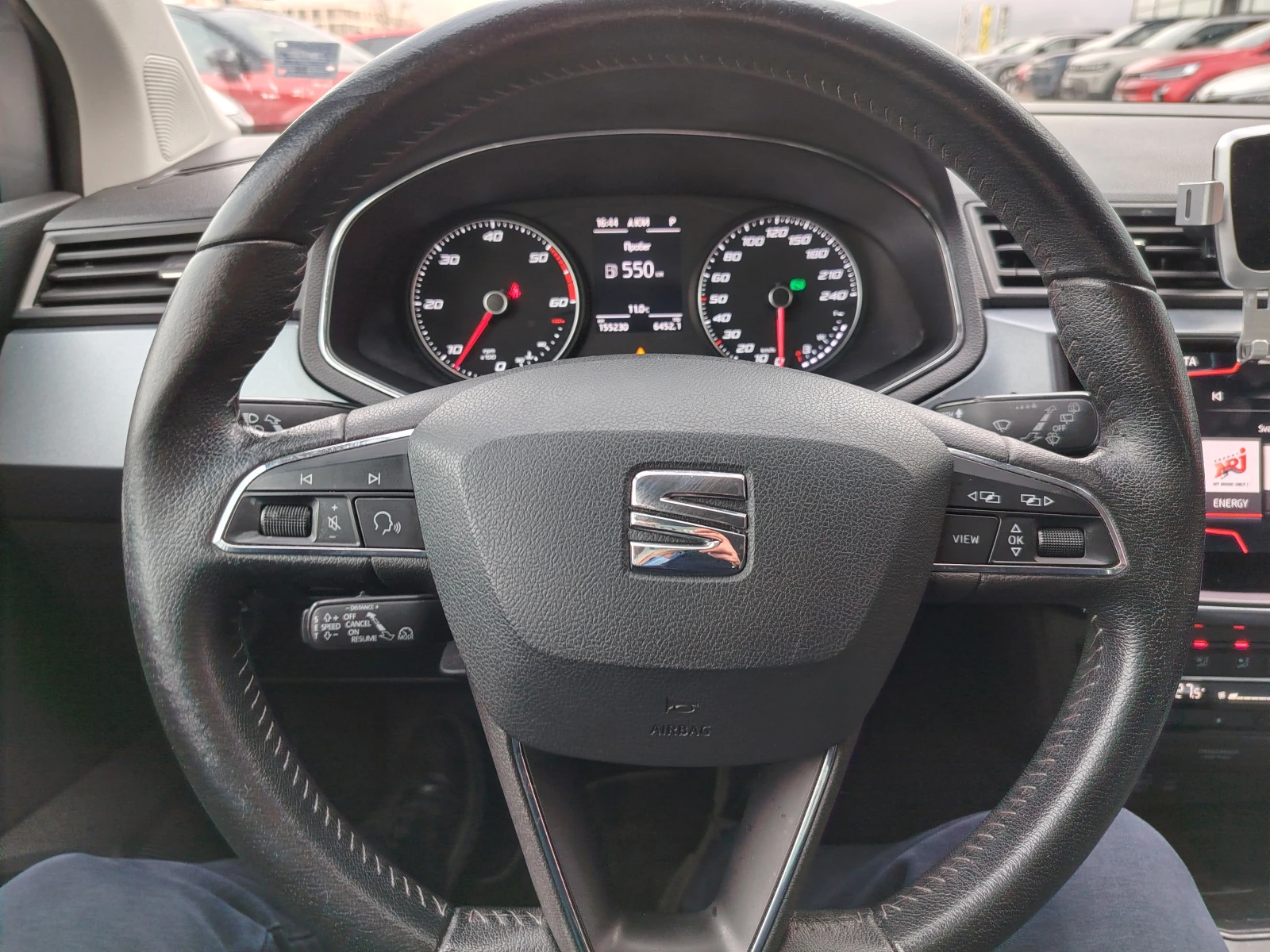 Seat Arona Elegance, снимка 6 - Автомобили и джипове - 54005444