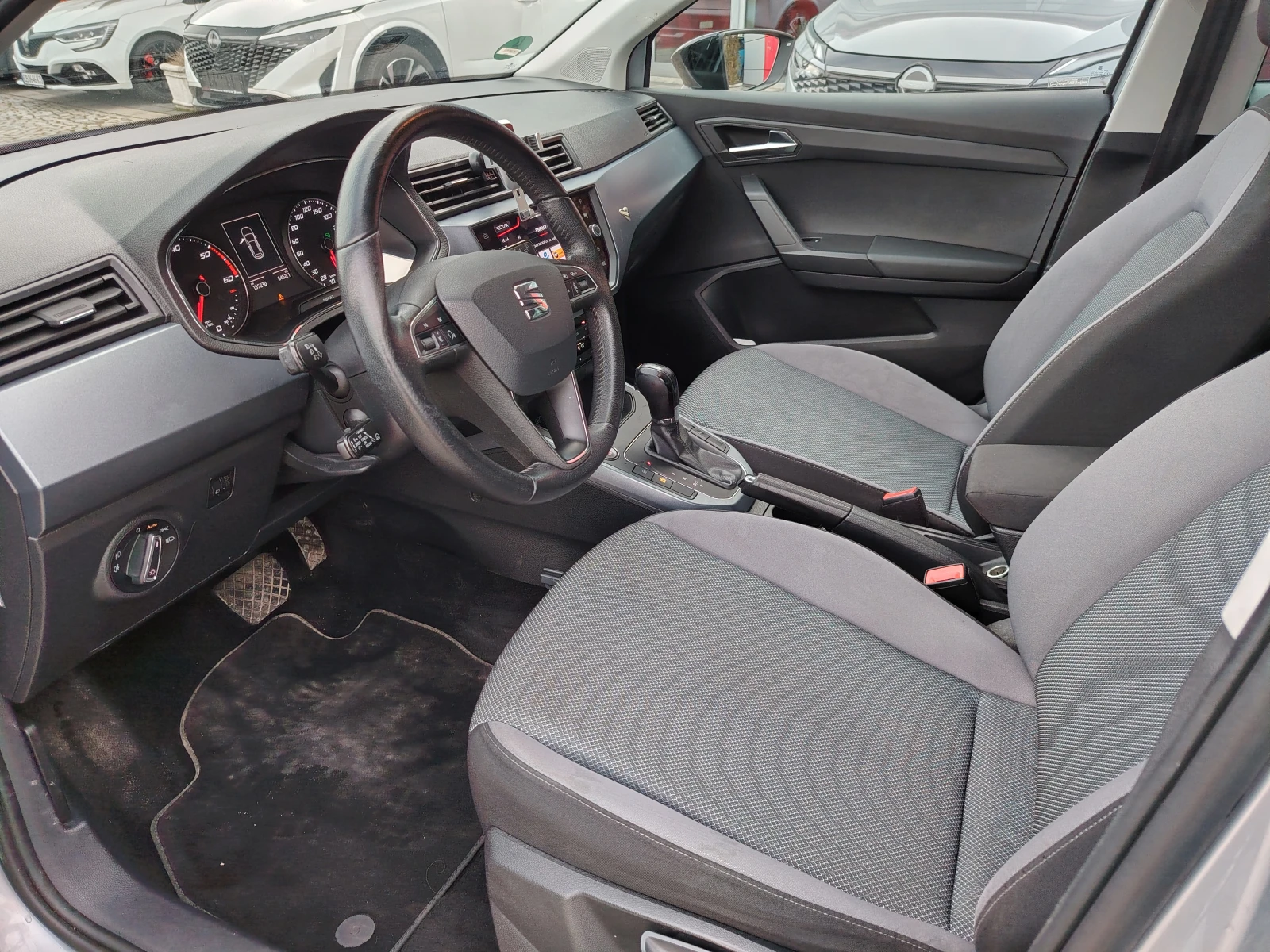 Seat Arona Elegance, снимка 4 - Автомобили и джипове - 54005444