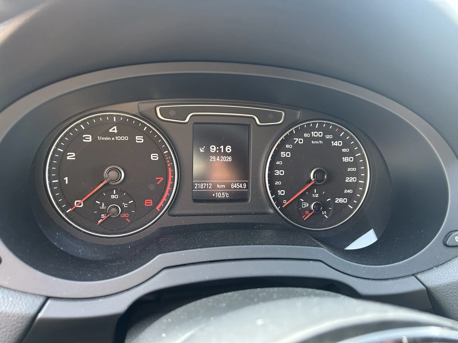 Audi Q3, снимка 9 - Автомобили и джипове - 54364443
