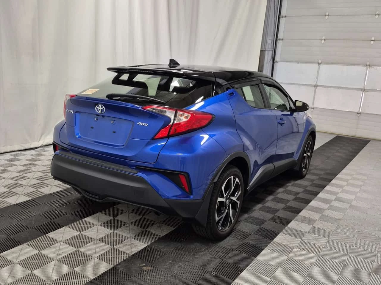 Toyota C-HR * XLE PREMIUM * CARFAX * БЕЗ ПЪРВОНАЧАЛНА ВНОСКА, снимка 3 - Автомобили и джипове - 55384193