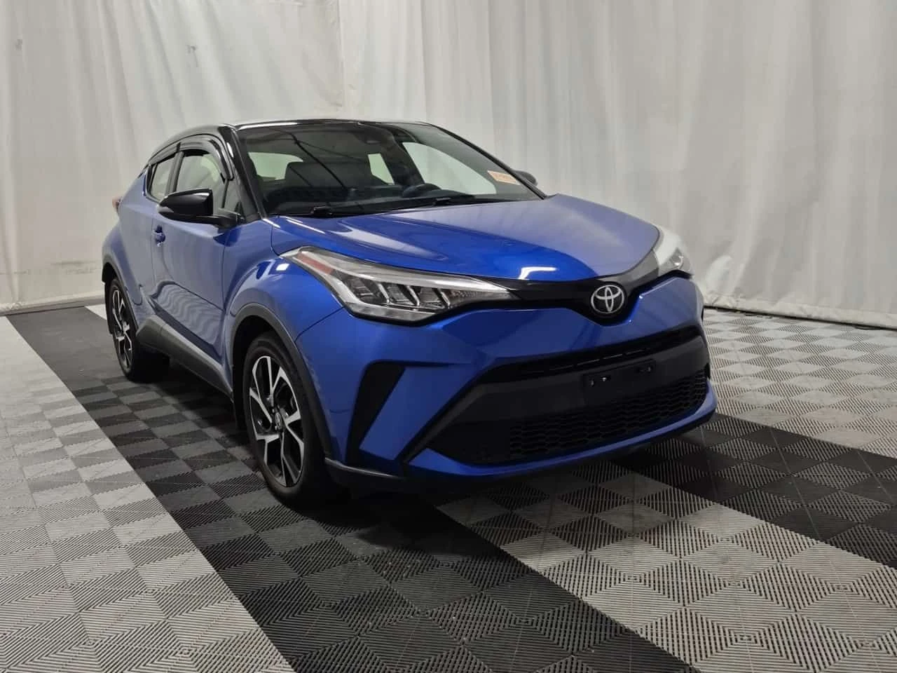 Toyota C-HR * XLE PREMIUM * CARFAX * БЕЗ ПЪРВОНАЧАЛНА ВНОСКА, снимка 2 - Автомобили и джипове - 55384193