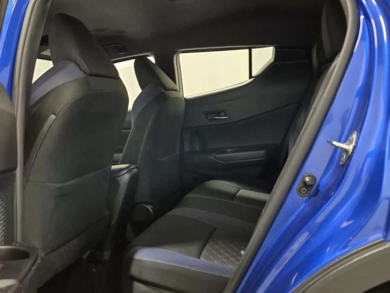 Toyota C-HR * XLE PREMIUM * CARFAX * БЕЗ ПЪРВОНАЧАЛНА ВНОСКА, снимка 11 - Автомобили и джипове - 55384193
