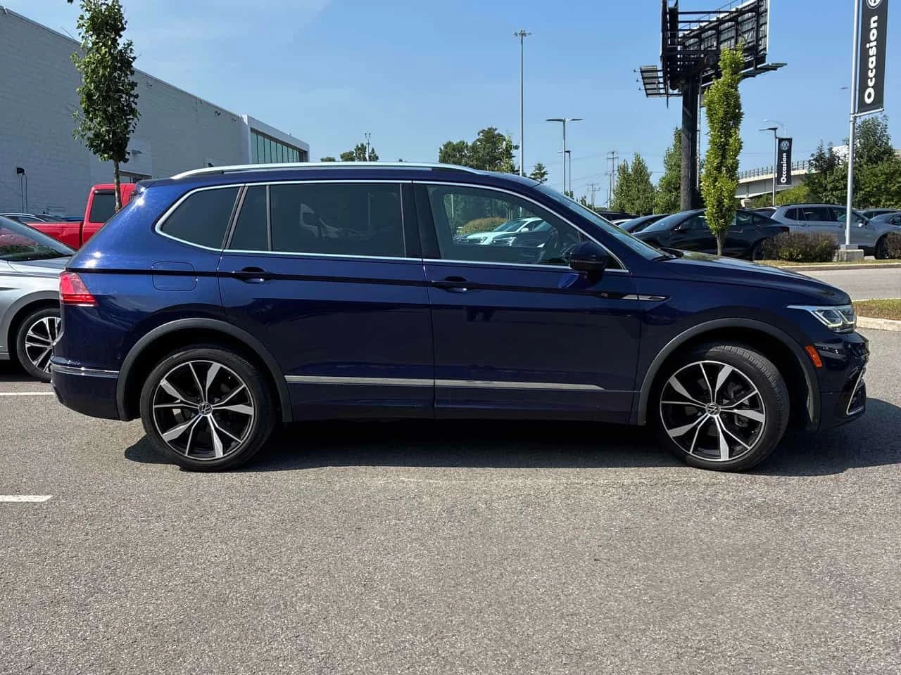VW Tiguan Highline R Line / CARFAX / АВТОКРЕДИТ , снимка 3 - Автомобили и джипове - 55435585