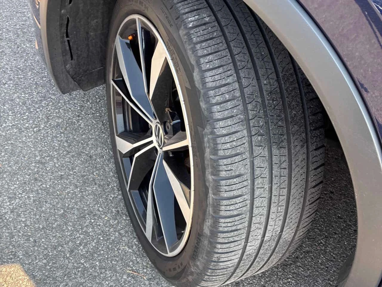 VW Tiguan Highline R Line / CARFAX / АВТОКРЕДИТ , снимка 17 - Автомобили и джипове - 55435585