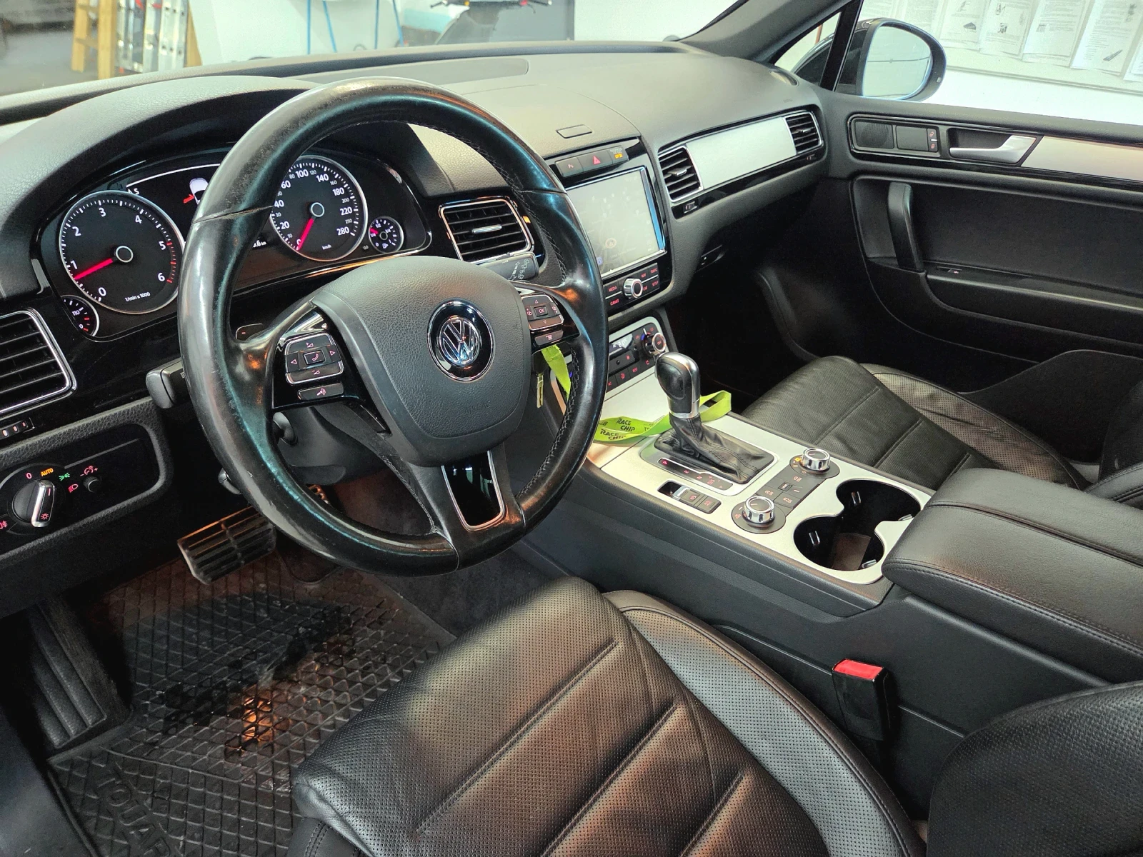 VW Touareg 3.0 Tdi, снимка 9 - Автомобили и джипове - 55484395