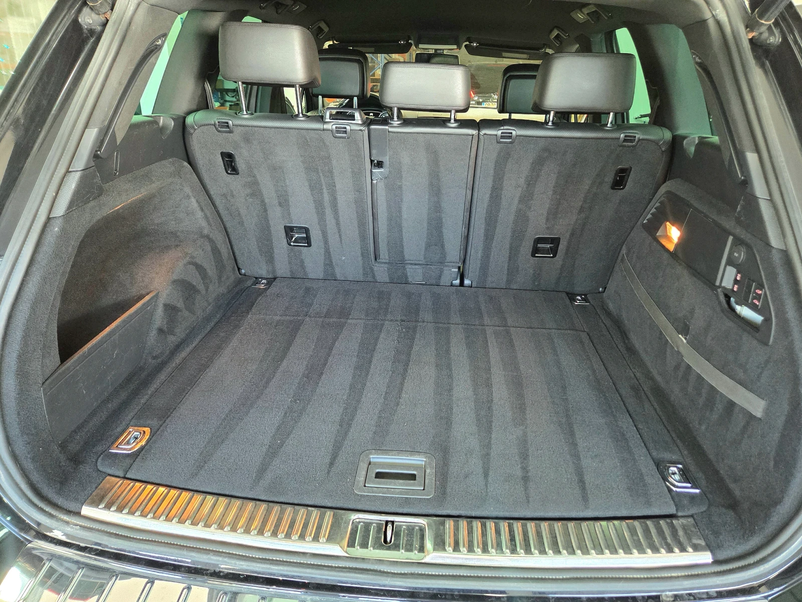 VW Touareg 3.0 Tdi, снимка 7 - Автомобили и джипове - 55484395