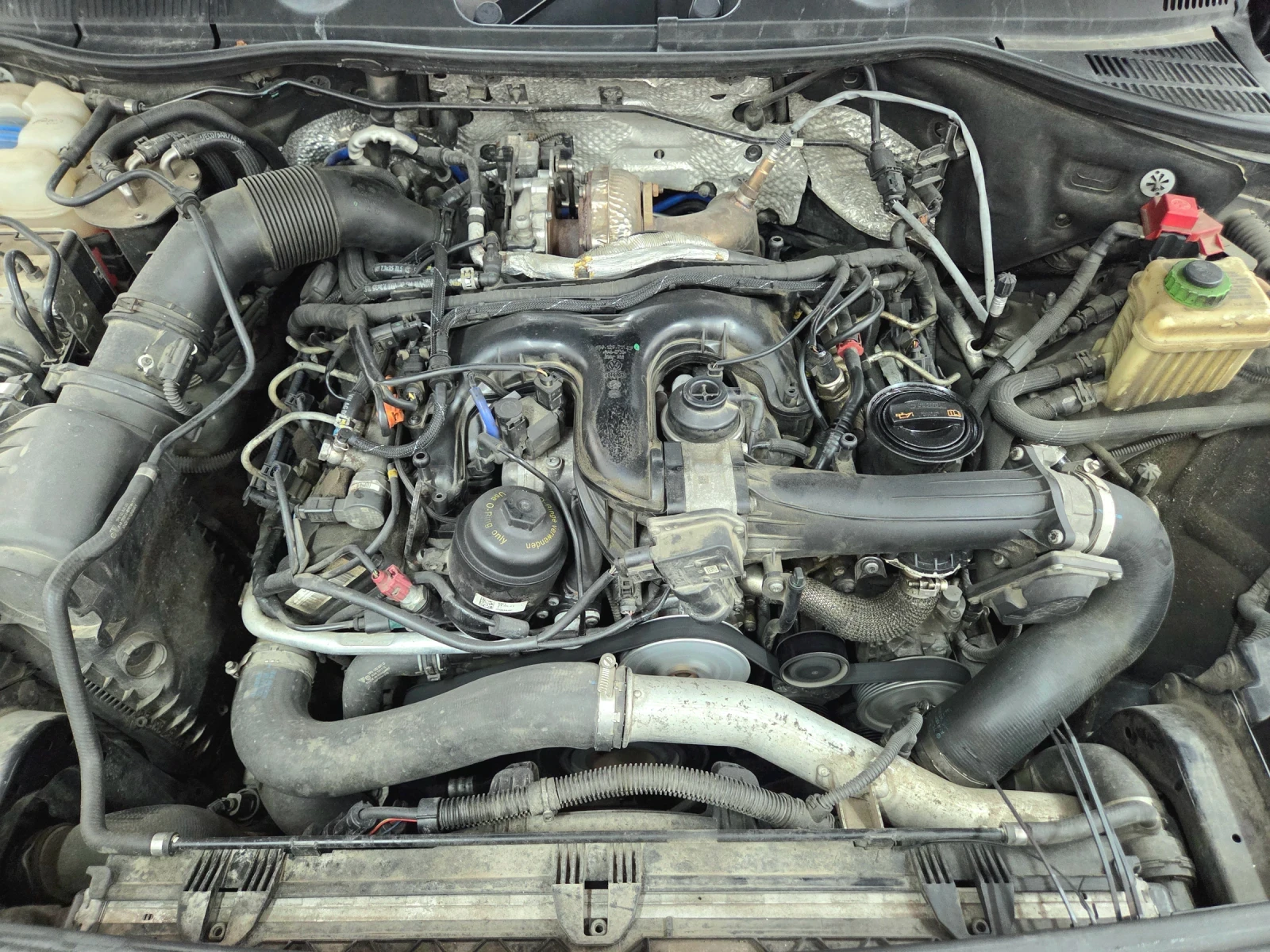 VW Touareg 3.0 Tdi, снимка 12 - Автомобили и джипове - 55484395